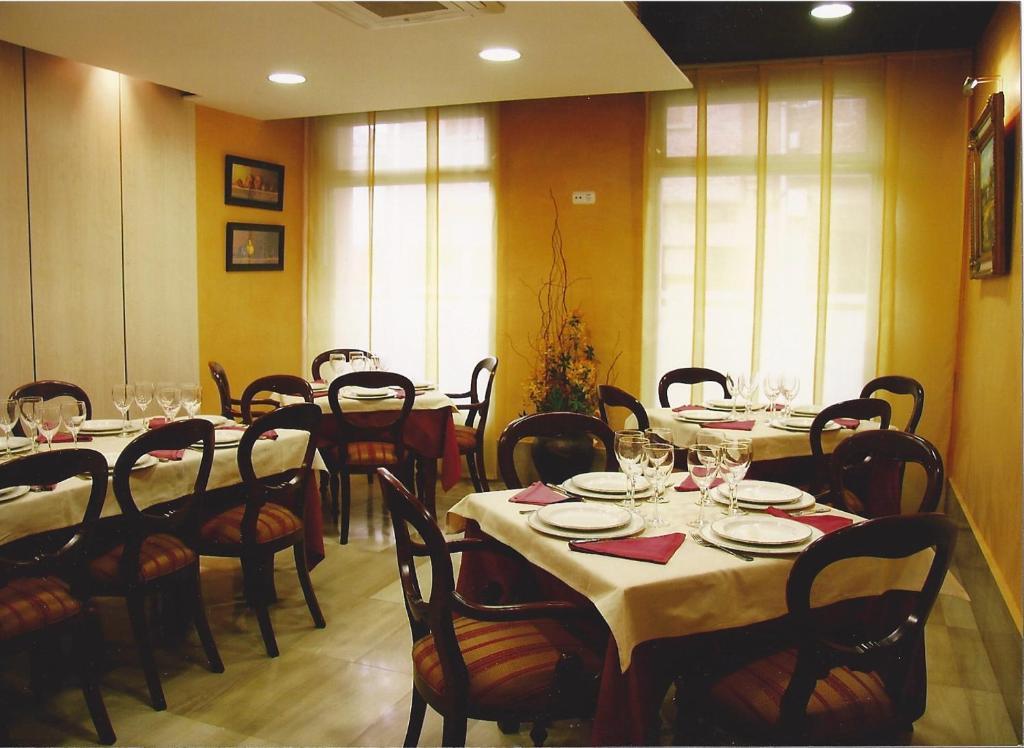 Hostal Torres Сан-Леонардо-де-Яґуе Екстер'єр фото
